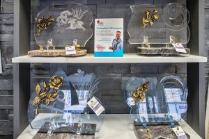 differentes plaques funeraire en verre